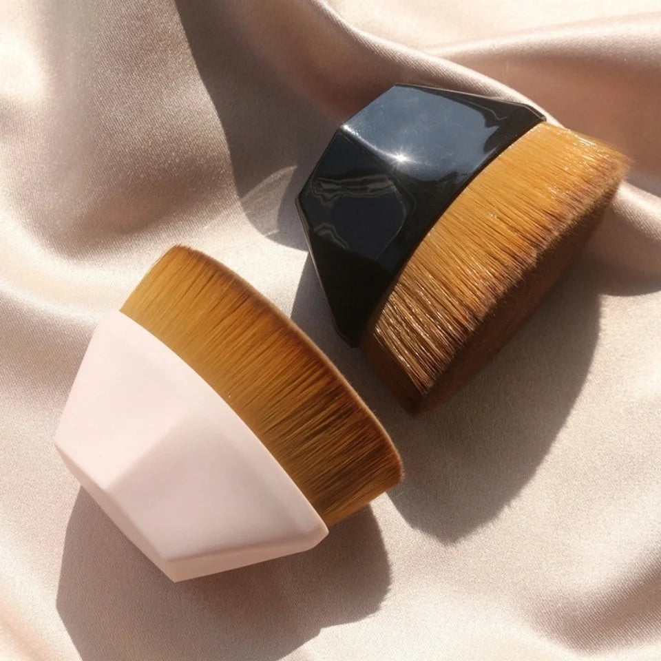Oval foundation brushes